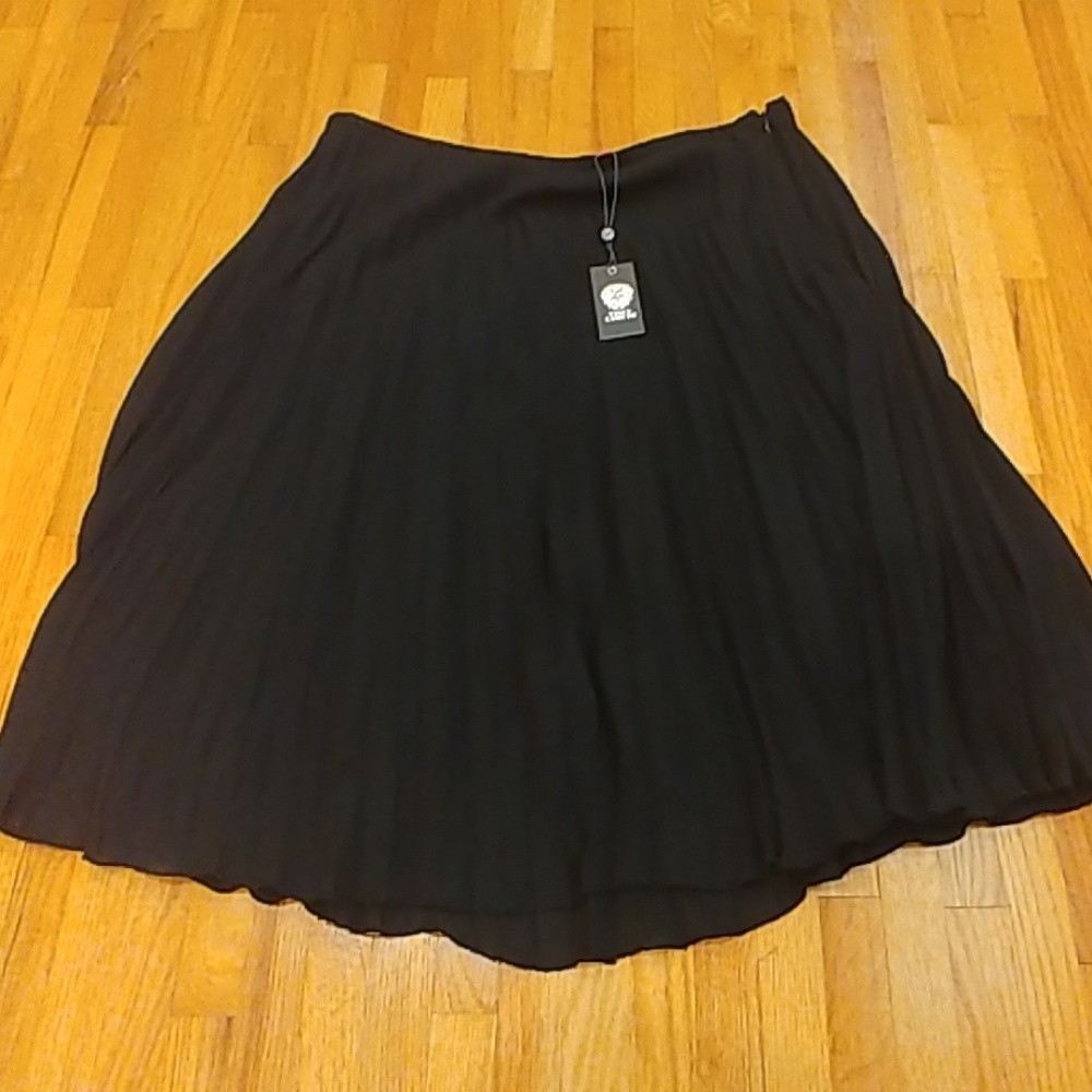 Vince Camino pleated midi skirt